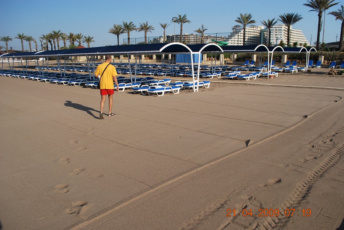 imagini hotel TITANIC LARA